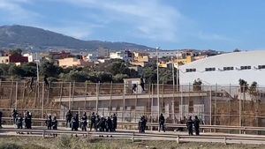 El Defensor del Pueblo pide información sobre la actuación policial en el salto a la valla de Melilla