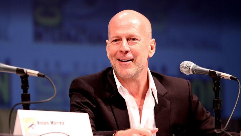 El actor Bruce Willis se retira por una enfermedad que le afecta al habla