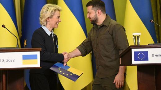 Von der Leyen asegura a Zelensky que se acelerará 'todo lo posible' la adhesión de Ucrania a la UE