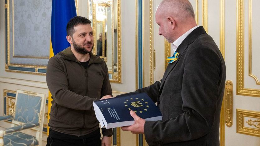 Ucrania da un paso más hacia la UE: ya ha entregado la solicitud para ser país candidato