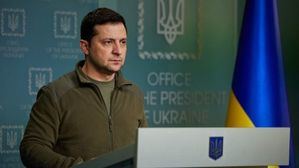 Zelensky confirma la evacuación de 100 civiles de la acería de Mariúpol