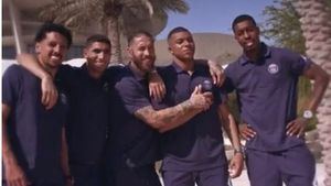 El criticado gesto de Sergio Ramos en una foto con Mbappé