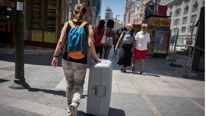 Los viajeros extracomunitarios ya pueden entrar en España con un test negativo