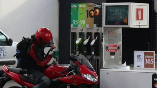 Facua denuncia que el litro de combustible cuesta 79 céntimos más que hace un año