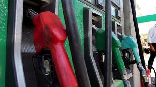 Nuevo récord en el precio de la gasolina y el diésel: ambos superan ya los 2 euros por litro