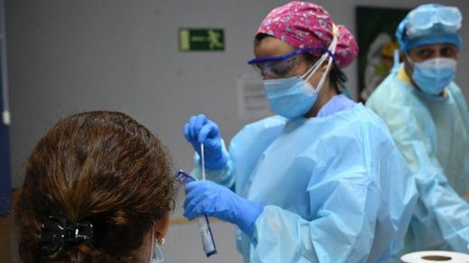 Coronavirus en España: la incidencia sube ya a 841, pero se ralentiza el ritmo de nuevos contagios