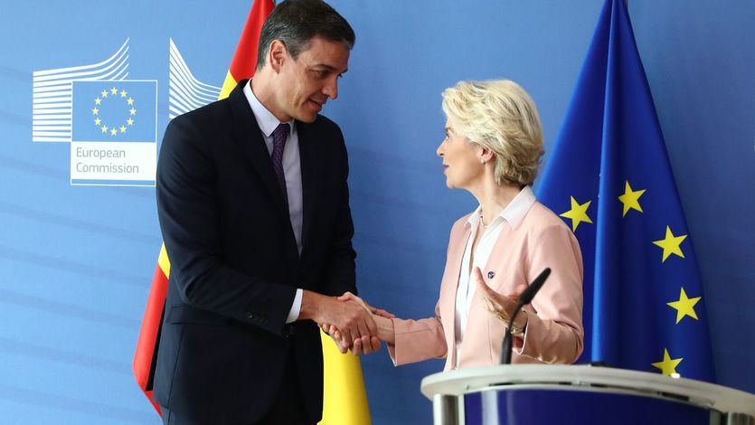 Pedro Sánchez y la presidenta de la Comisión Europea, Ursula Von der Leyen