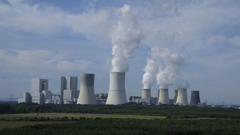 La Eurocámara aprueba que ciertas inversiones en nucleares y gas se consideren sostenibles