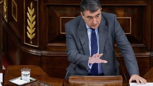 Sánchez promete al PNV aprobar este mes la nueva Ley de Secretos Oficiales