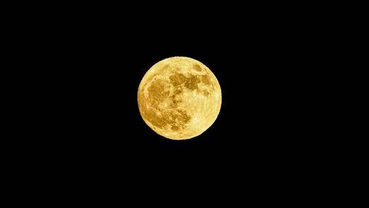 La última superluna del año 'ensombrece' las perseidas