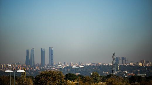 Olor a humo en Madrid y no hay fuego ni incendio: la teoría sobre su origen