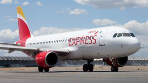 Iberia Express critica que los sindicatos "rechacen" el diálogo y siga la huelga de tripulantes de cabina