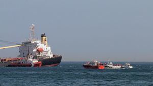 Gibraltar asegura que se ha retirado el 80% del gasóleo del buque dañado
