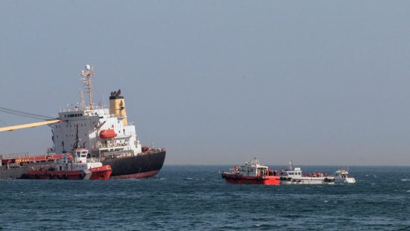 Tareas de apoyo al buque OS 35 en Gibraltar