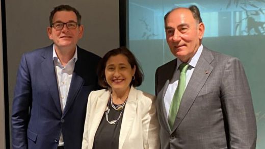 Ignacio Galán, con los ministros australianos Daniel Andrews y Lilly D'Ambrosio