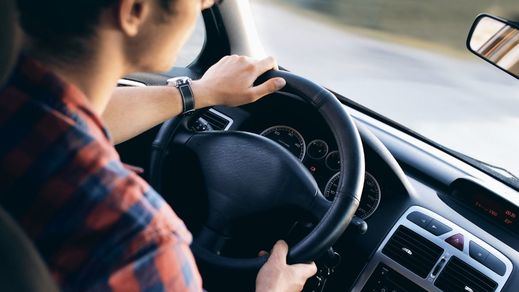 ¿Cuáles son las consecuencias de conducir con el carnet de conducir caducado?