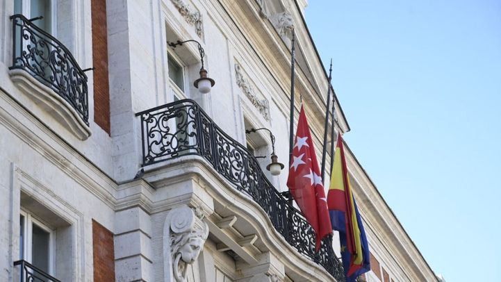 Ayuso declara 3 días de luto oficial en Madrid por la muerte de la reina de Inglaterra