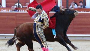 Feria de Albacete: derroche de testosterona de Sergio Serrano, que salió a hombros