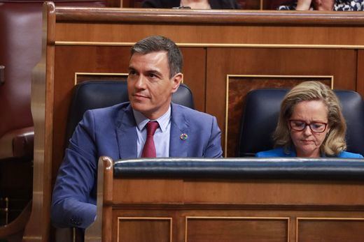 Pedro Sánchez y Nadia Calviño en el Congreso