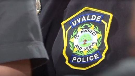 Destituyen a los policías que actuaron durante el tiroteo de Uvalde en el que murieron 19 niños