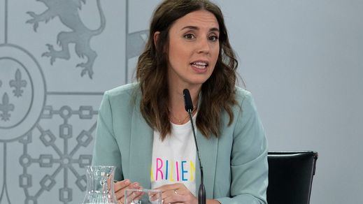 Montero acepta un pequeño retraso en la Ley trans pero exige al PSOE que se apruebe este año