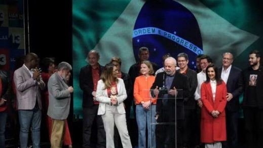 Elecciones en Brasil: las encuestas apuntan a una victoria de Lula, pero Bolsonaro recorta distancias