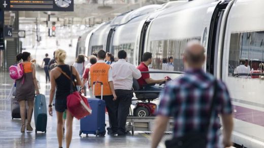 Renfe refuerza con cerca de 100.000 plazas su oferta de servicios para el puente de Todos los Santos