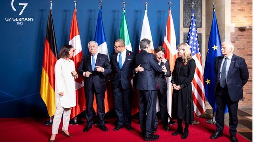El G-7 advierte a Moscú de 'graves consecuencias' si emplea armas nucleares o químicas