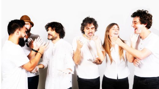 La banda Llorente nos presenta el más musical 'Libro de familia' (vídeo)