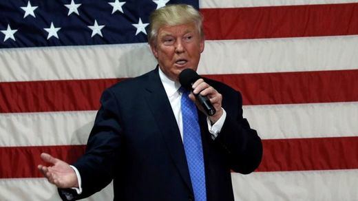 Trump, eclipsado por el fiasco republicano en las urnas, confirma su candidatura presidencial para 2024