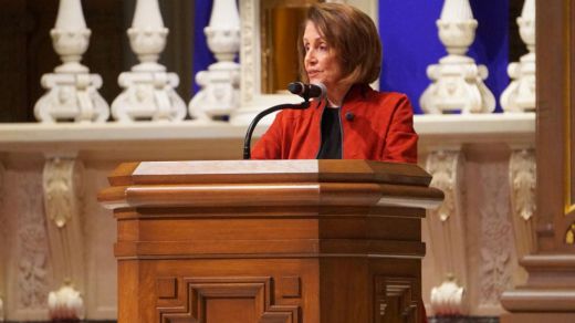 Nancy Pelosi renuncia a liderar el partido demócrata en la Cámara de Representantes