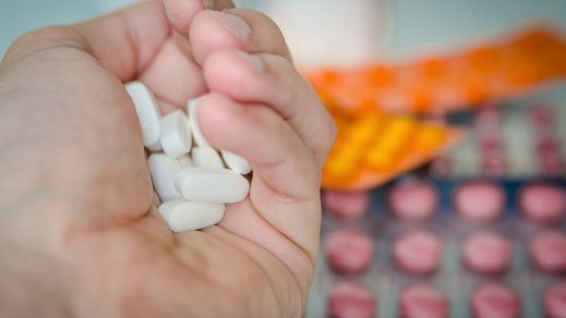 Alertan de las recomendaciones sobre antibióticos de influencers no sanitarios