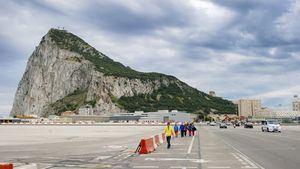 España y Bruselas proponen a Reino Unido eliminar la verja de Gibraltar