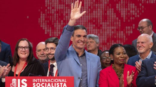 Pedro Sánchez Hanna Jalloul y Benedicta Lasi en la XXVI Internacional Socialista