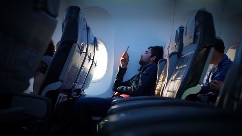 Uso del móvil en el avión