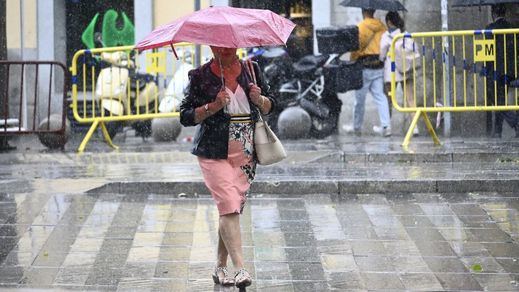La borrasca 'Efraín' golpea a España con mucho frío y fuertes lluvias, incluso con alertas