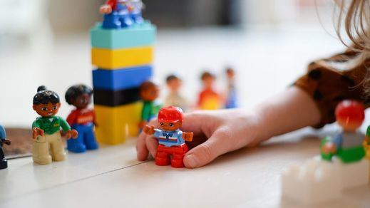 Potenciar la vía pedagógica de los juguetes para eliminar estereotipos sexistas