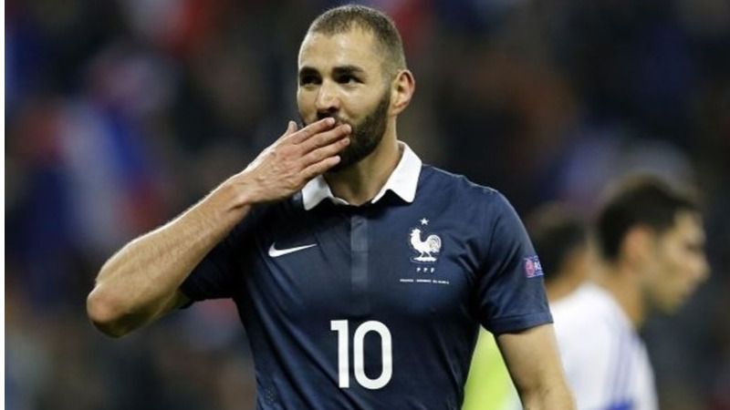Benzema anuncia que abandona la selección francesa