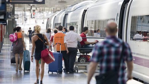 Renfe retira el abono recurrente a más de 70 viajeros por uso irregular
