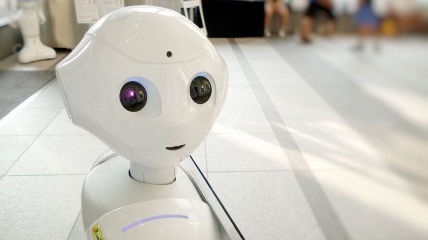 Robot con inteligencia artificial