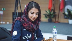 Una joven ajedrecista iraní que compite sin velo pedirá asilo en España