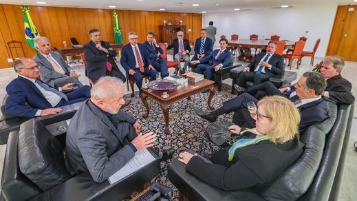 Lula y los representantes del poder legislativo y judicial
