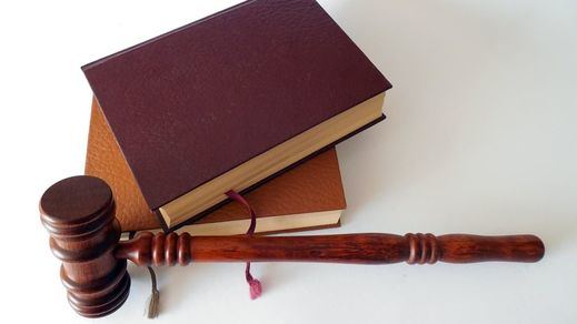 Una mujer, condenada a 25 años de cárcel por matar a su marido discapacitado