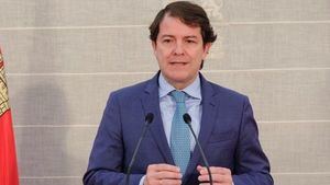 El Gobierno de Castilla y León pondrá en marcha las medidas 'antiaborto' pero niega haber cedido ante Vox