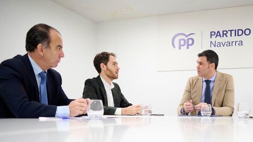 El PP 'ficha' a los diputados expulsados por UPN Sergio Sayas y Carlos García Adanero