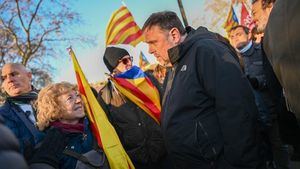 Tensión en las protestas contra la Cumbre Hispanofrancesa: Junqueras se fue abucheado