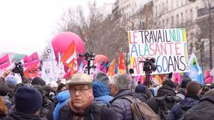 Los franceses salen a protestar por la reforma de las pensiones