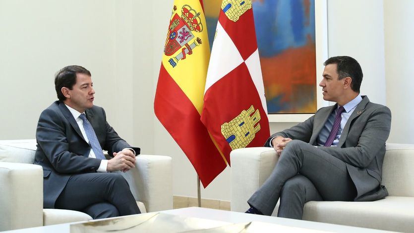 Pedro Sánchez y el presidente de Castilla y León, Alfonso Fernández Mañueco