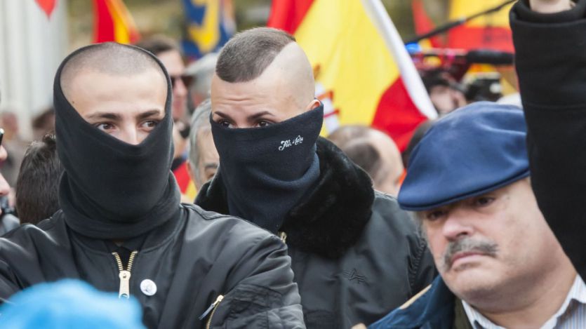 El Gobierno decide, 2 meses después, sancionar a los manifestantes falangistas del 20-N