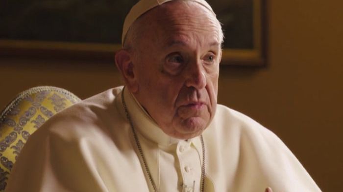 El papa Francisco afirma que la homosexualidad 'no es un delito' pero sí habla de 'pecado'